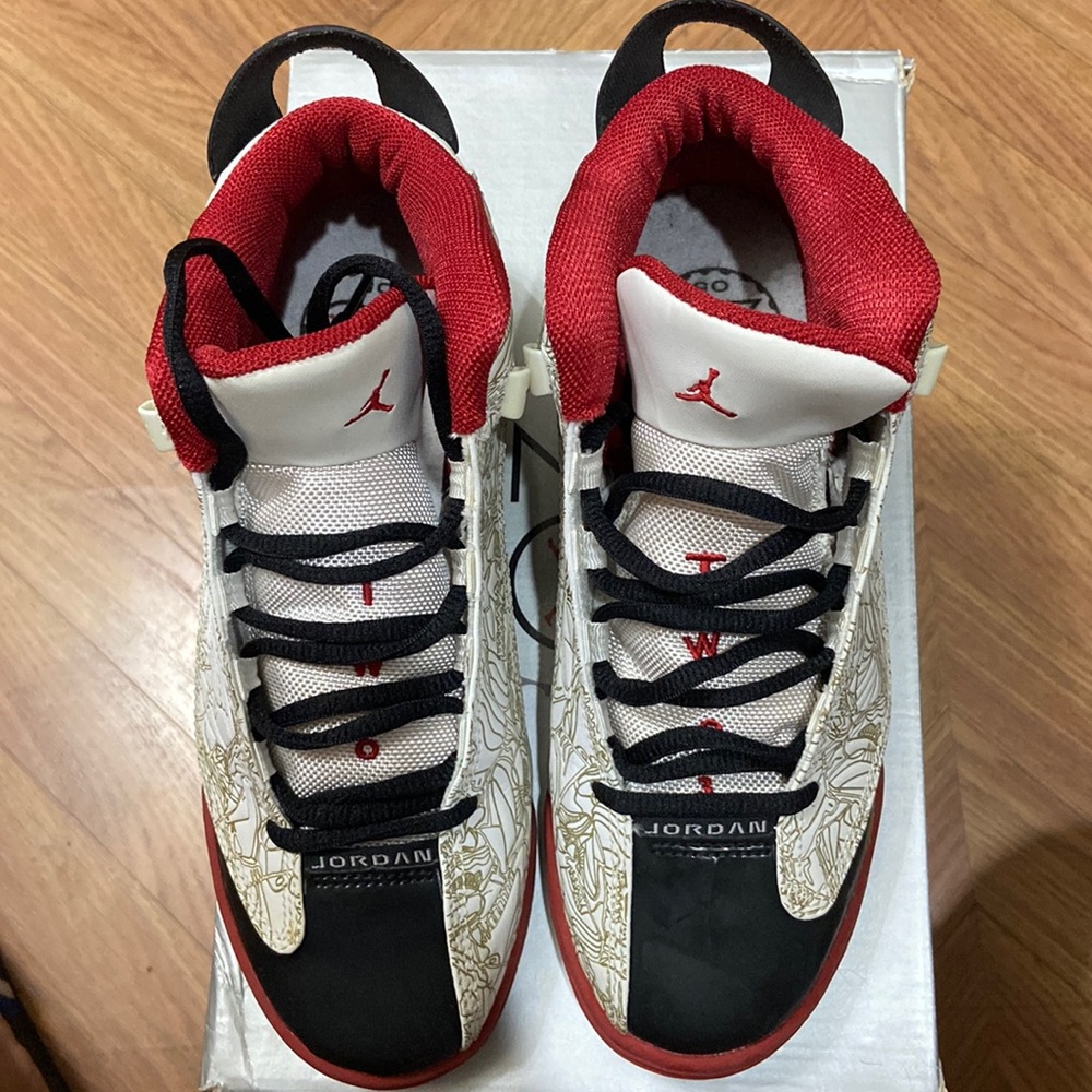 AIR JORDAN DUB-ZERO (GS), Size 6Y, White/Black-V-Red-Neutral Grey